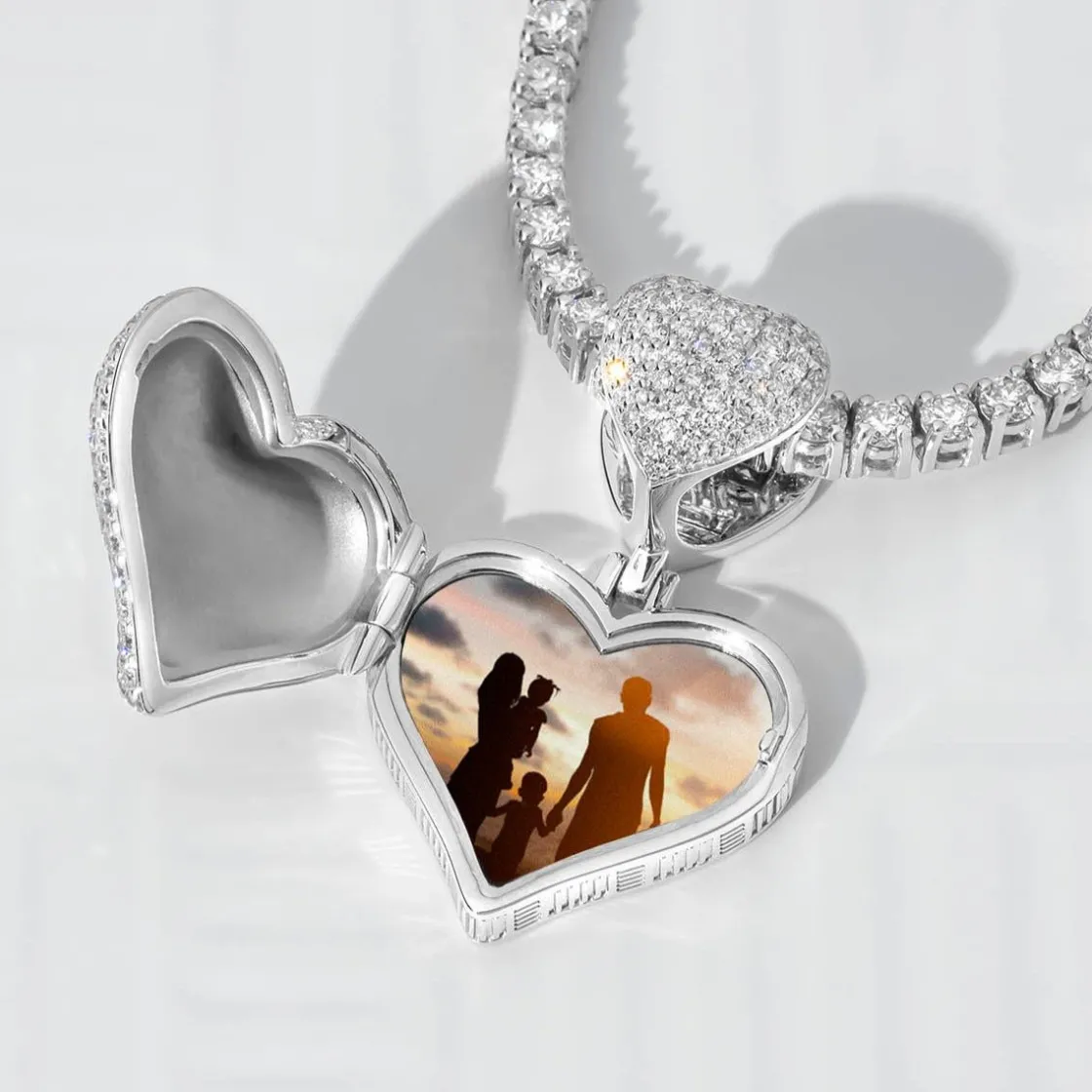heart_locket_1.webp Fashion MJ Jones Heart Locket
