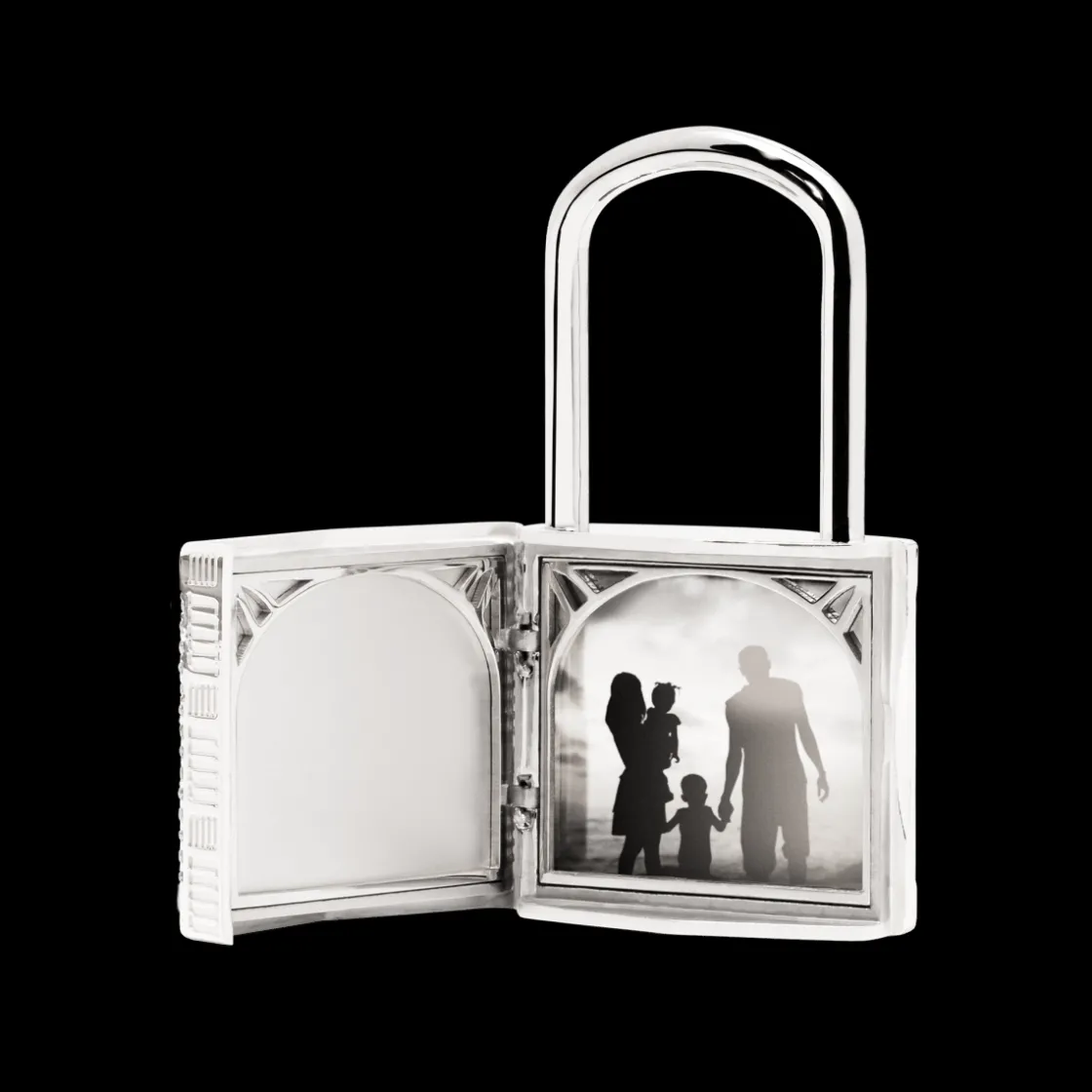 pont_des_arts_padlock_pen_1-2.webp Discount MJ Jones Pont Des Arts Padlock Pendant