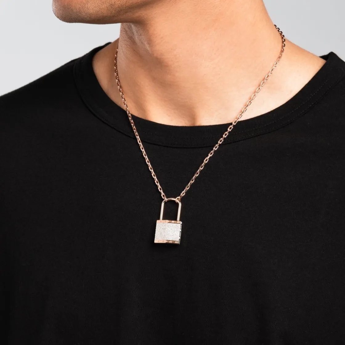 pont_des_arts_padlock_pen_3.webp Hot MJ Jones Pont Des Arts Padlock Pendant