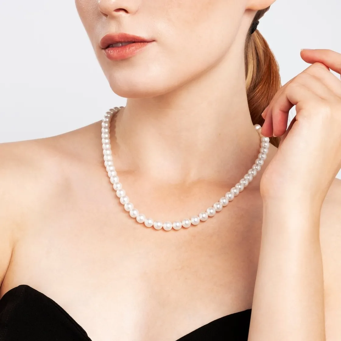 white_round_pearl_necklac_4.webp Sale MJ Jones White Round Pearl Necklace